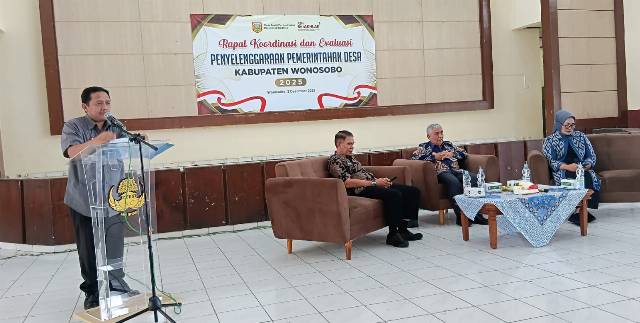 Sekcam Leksono bersama Kasi Pemerintahan dan para Kepala Desa mengikuti Rapat Koordinasi Pemerintahan Desa sekaligus Sosialisasi PMK Nomor 81 Tahun 2025